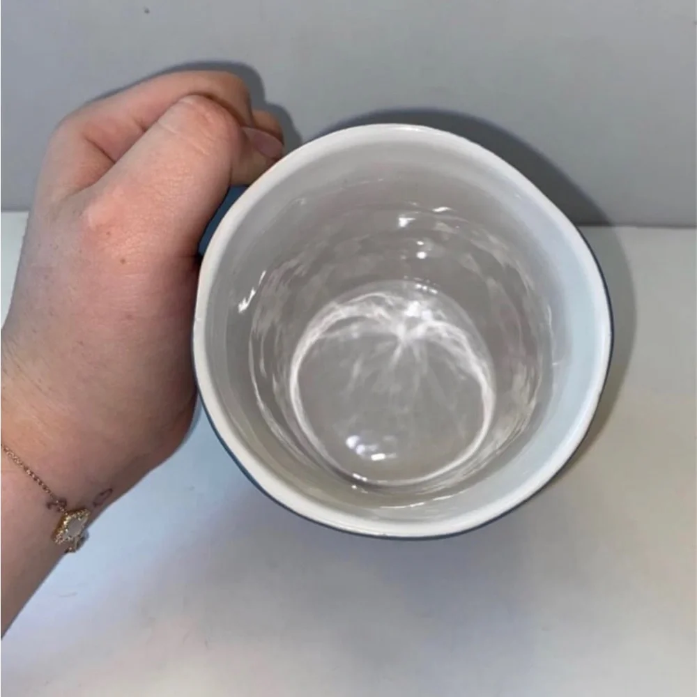 Starbucks Coffee 2008 Blue Dotted Rim Mug 14 fl oz
