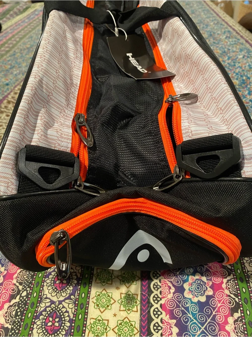 Head spacious duffel