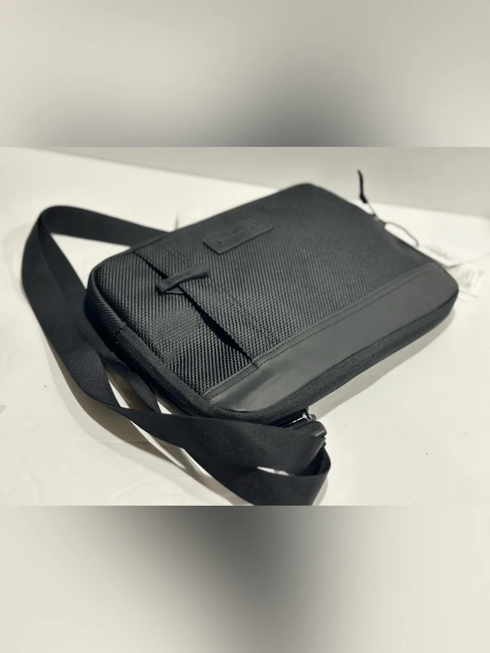 Eastpak Ivon 96Q Cnnct. Black Crossbody /shoukder Bag