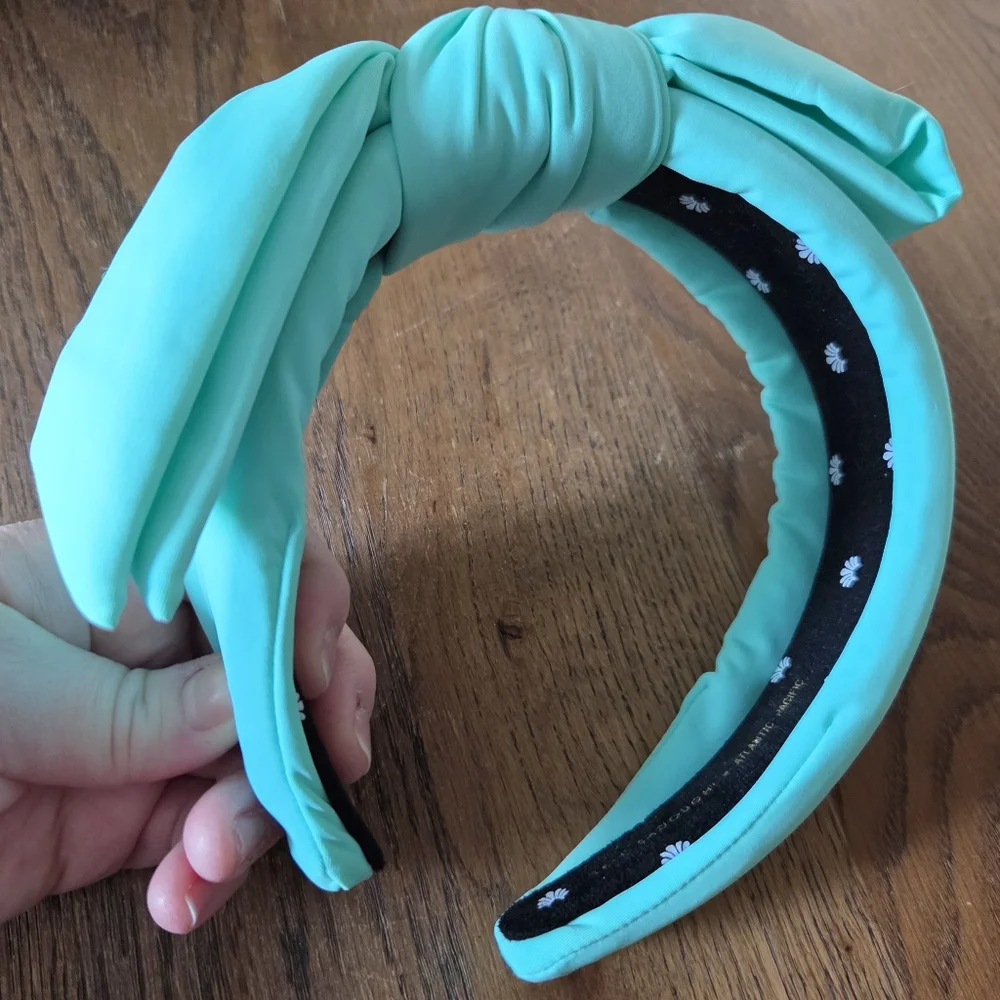 Lele Sadoughi excellent preloved