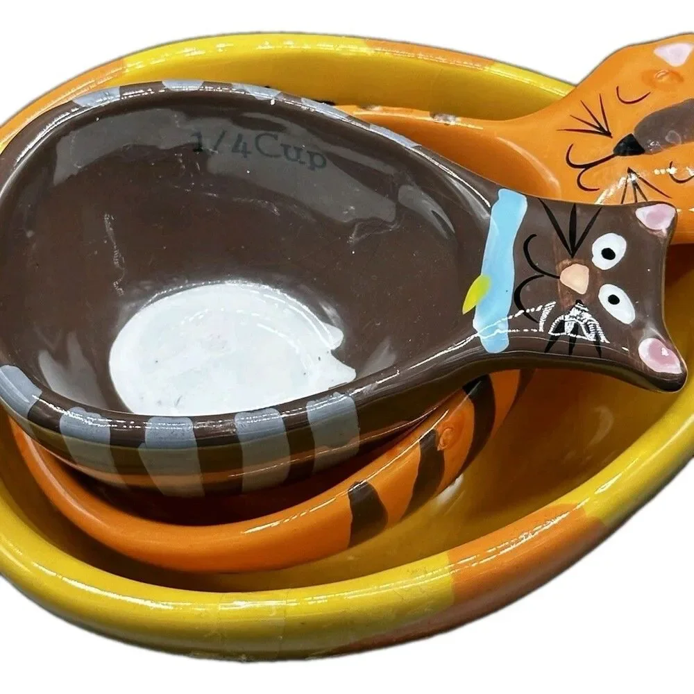 Vintage Cat Measuring Cup Set