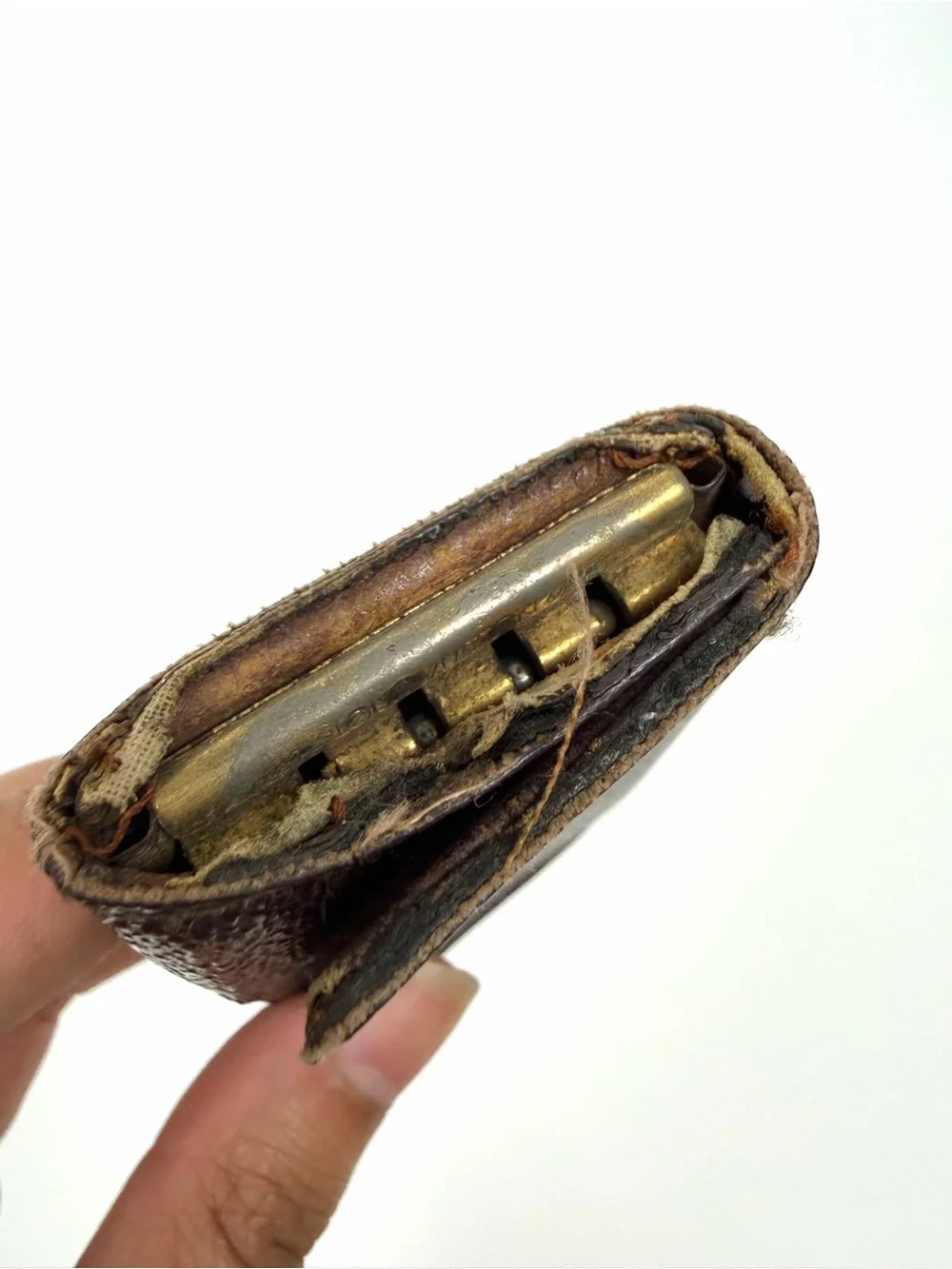 Authentic Louis Vuitton Monogram 4 Key Holder Case