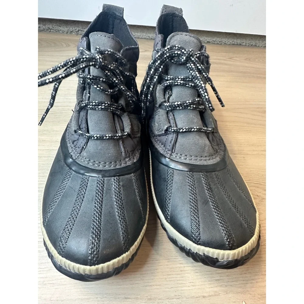 Sorel while duck grey