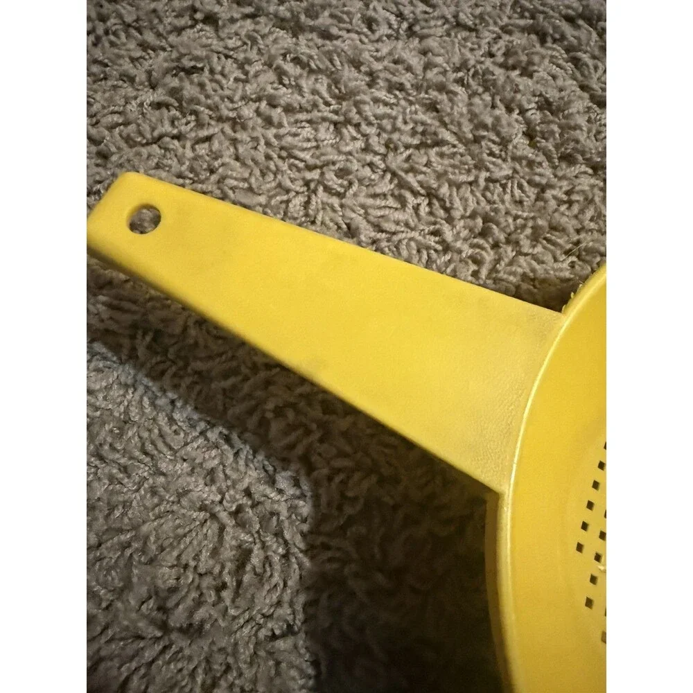 Tupperware 2 Qt Large Yellow Strainer Colander 1523-7 Vintage Retro 70’s