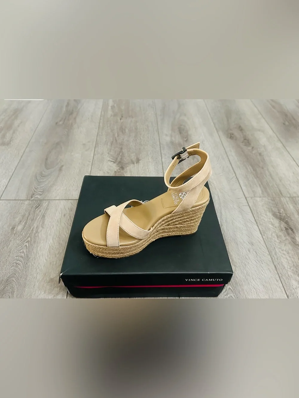 Vince Camuto vince camuto