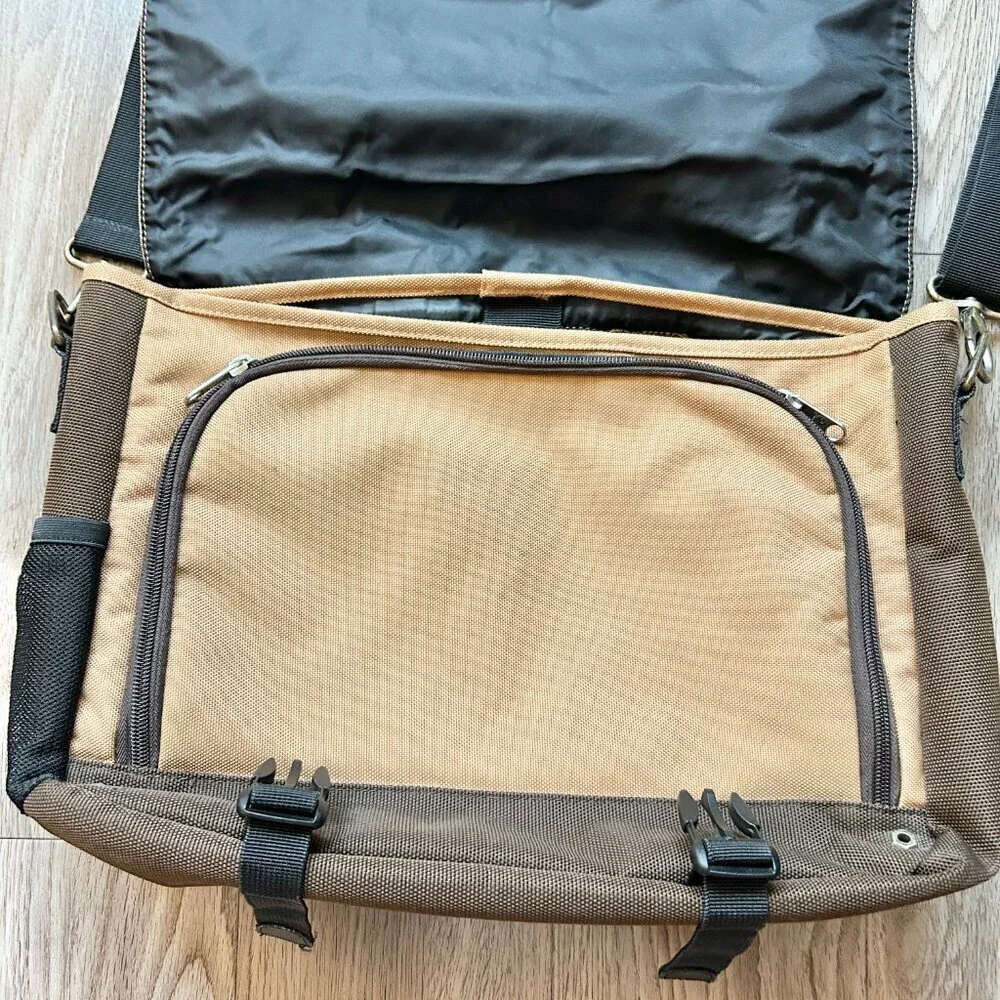 Timberland Vintage Style Brown Messenger Bag