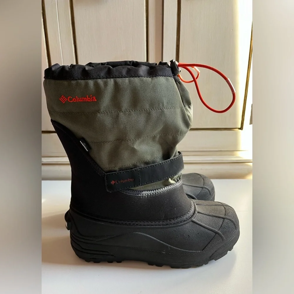 Like New Men’s Columbia Powderbug Plus Winter Boots Waterproof Size 6 Green