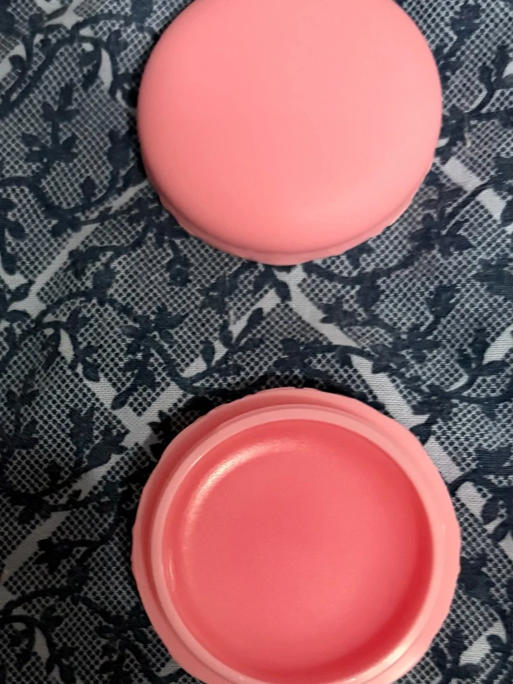 It's Skin Macaron Mini Strawberry Lip Balm - Pink