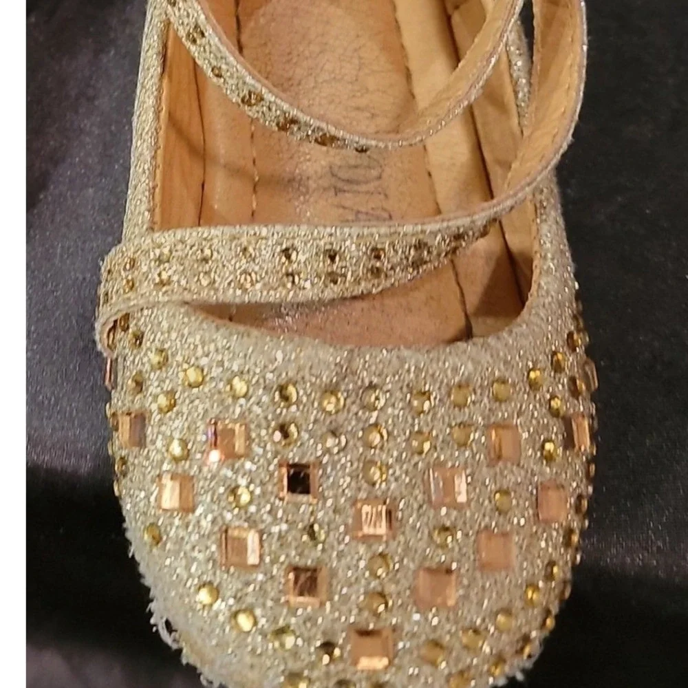 Belladia sparkly gold