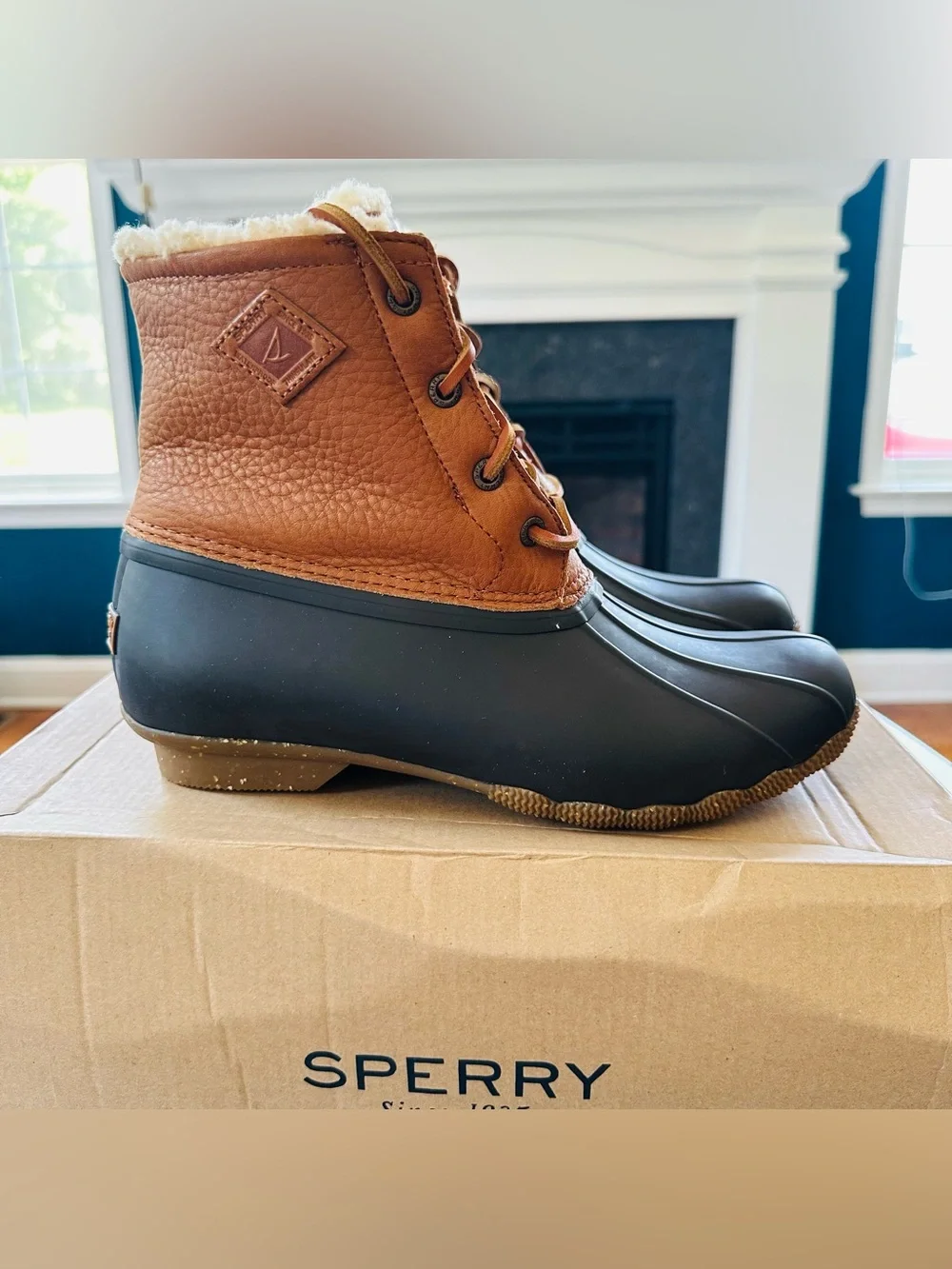 Sperry outfitted upper traction