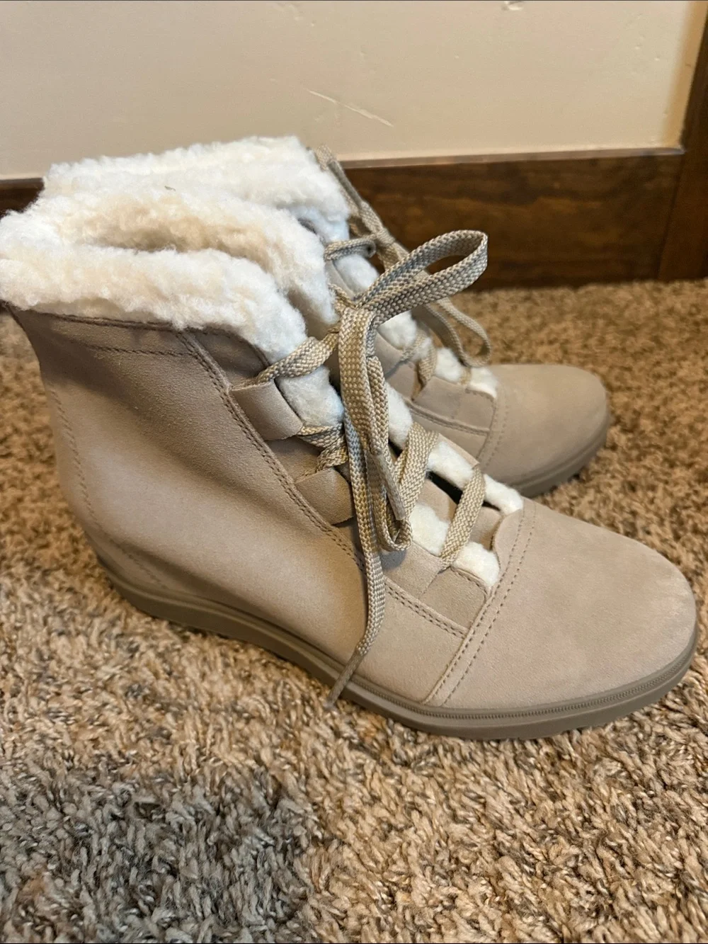 Sorel boot side