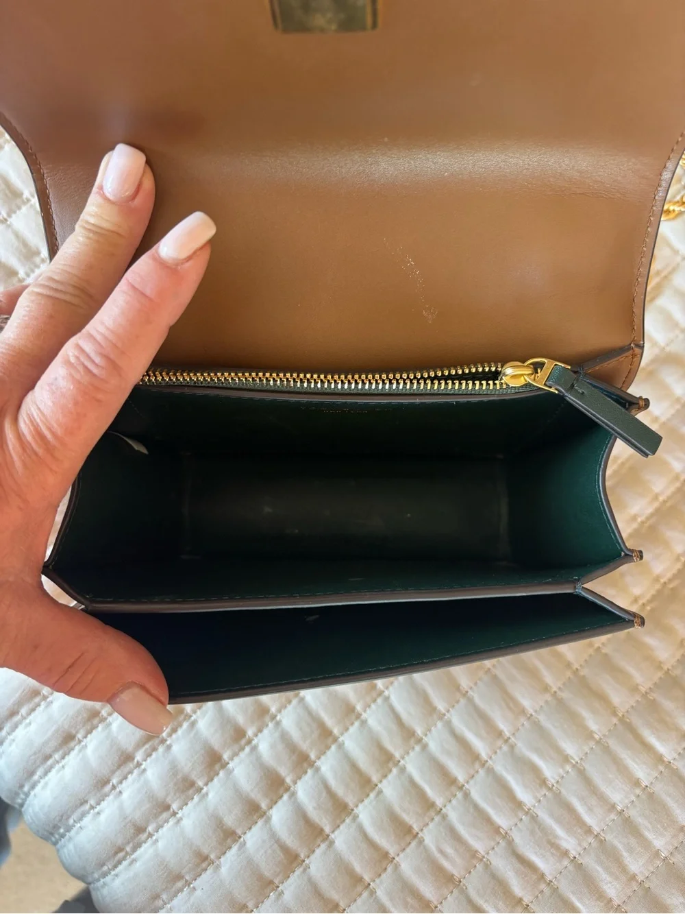 Tory Burch compact tory