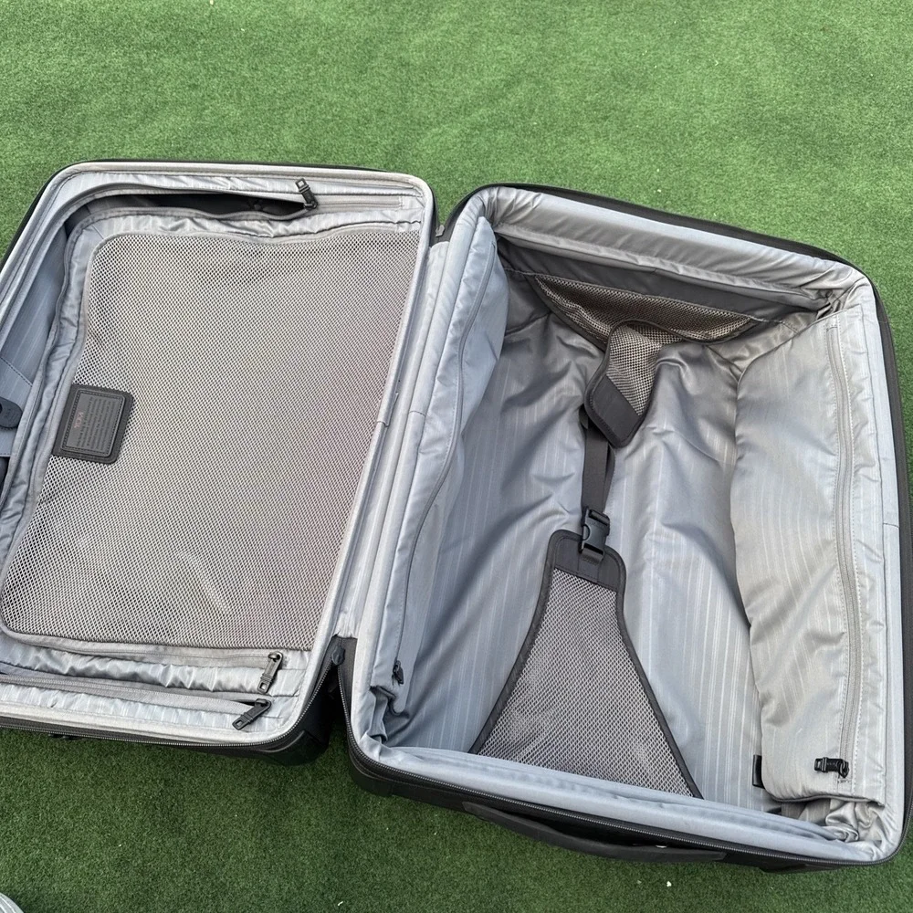 Tumi alpha expandable