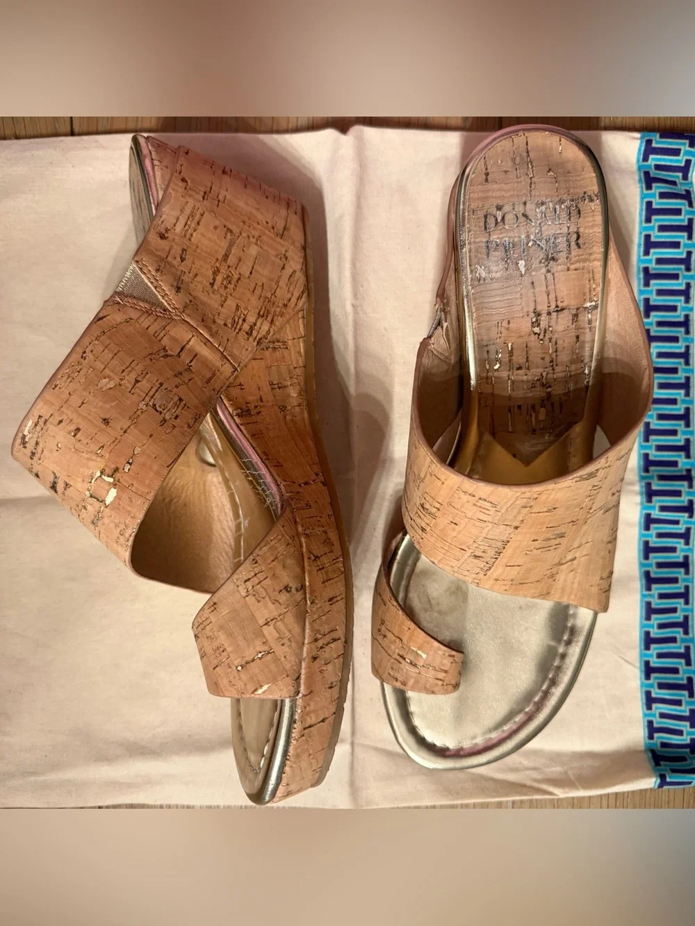 Donald J. Pliner stylish cork
