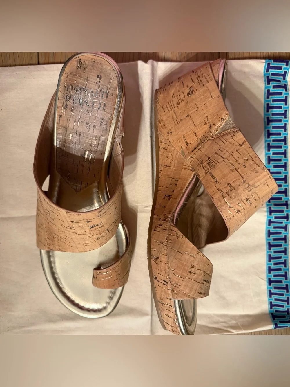 Donald J. Pliner stylish cork