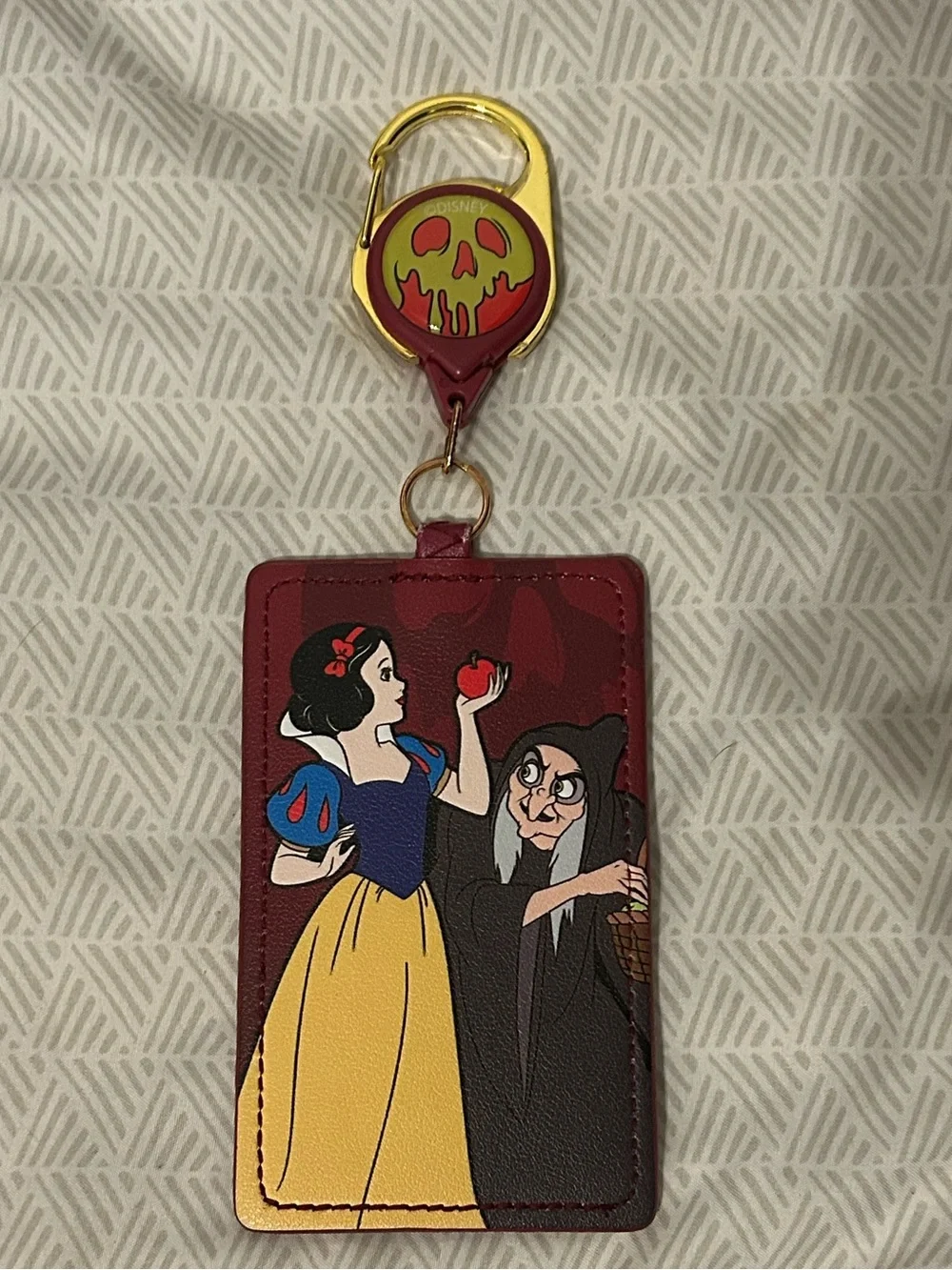 Loungefly Snow White & Evil Queen Poison Apple Retractable Cardholder