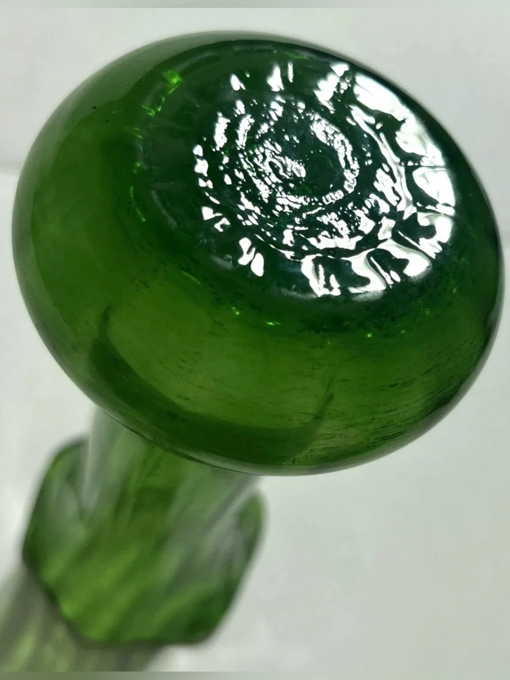 Vintage Green Art Glass Bud Vase 6” Hand Blown Scalloped Rim Mid Century MCM