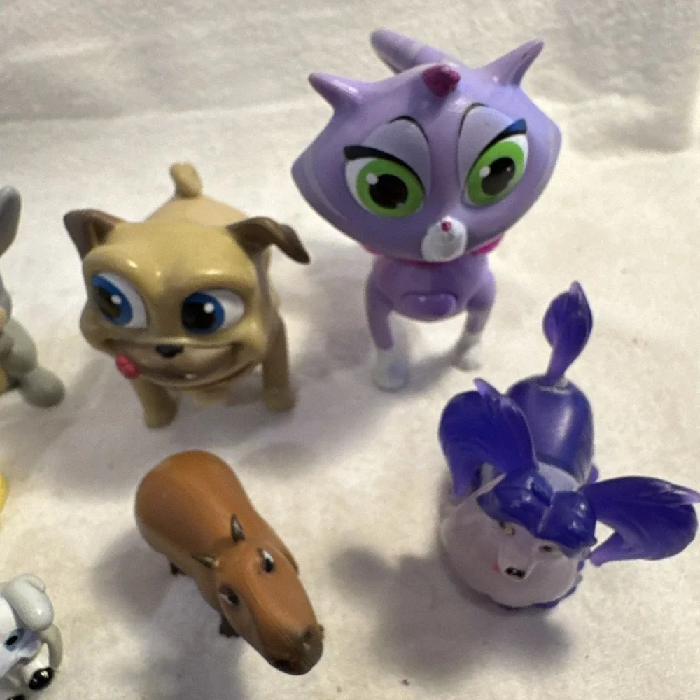 Disney Lot‎ 13 Plastic Figures Cake Toppers Princess Encanto Puppy Dog Pals Pets