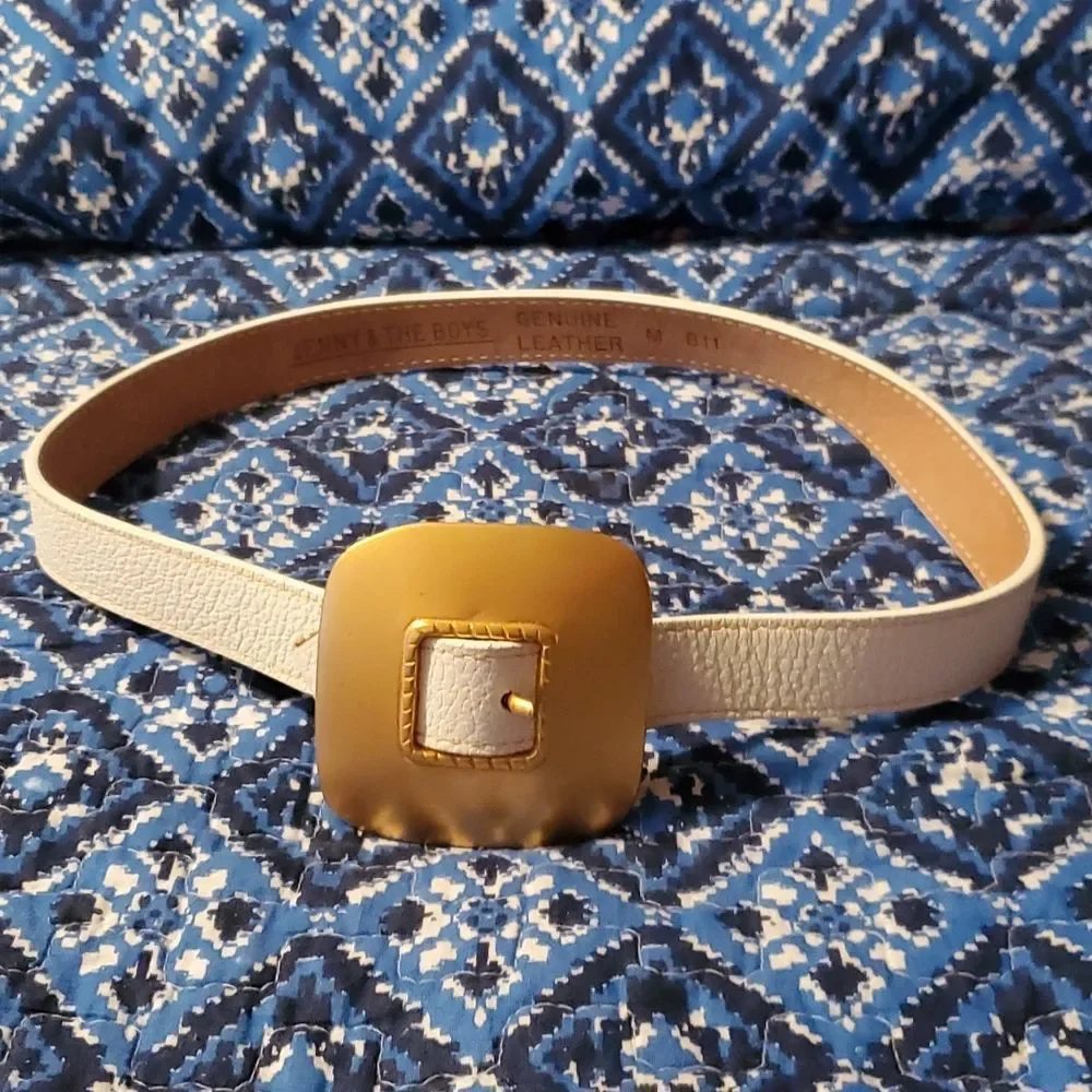 Vintage Jenny and the Boys White Leather Belt Size Medium Goldtone Square Buckle