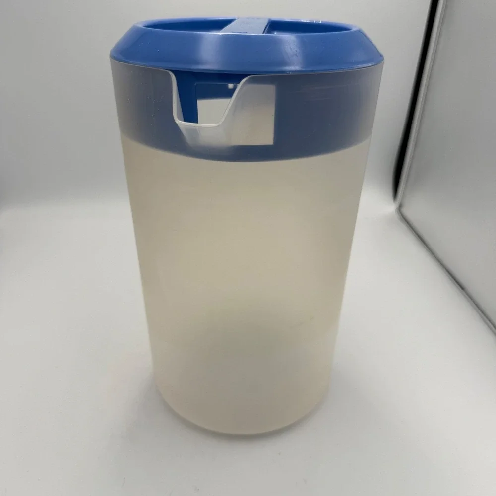 Rubbermaid gallon plastic