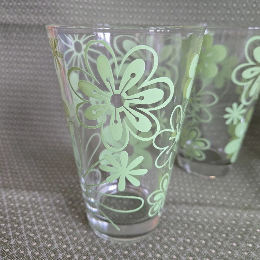 Cerve Floral Glass Tumblers Set of 4 Green Flower Design Vintage