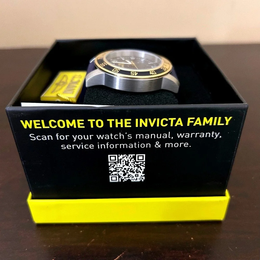 Invicta Mens Pro Diver Quartz Blue Dial‎ Gold Bezel Silicone Strap Watch 37402