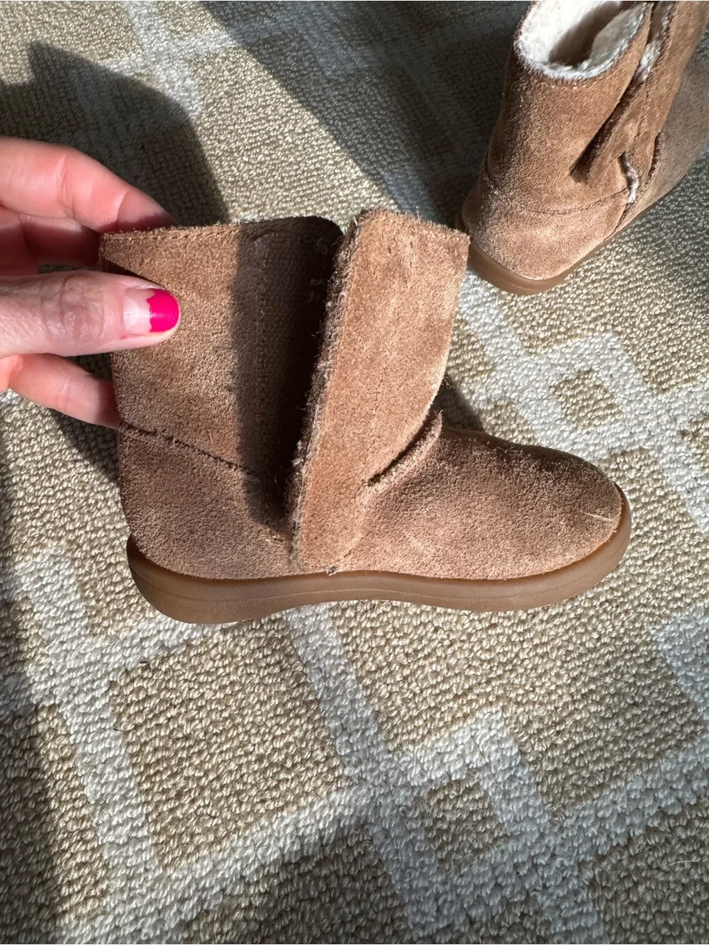 UGG keep little