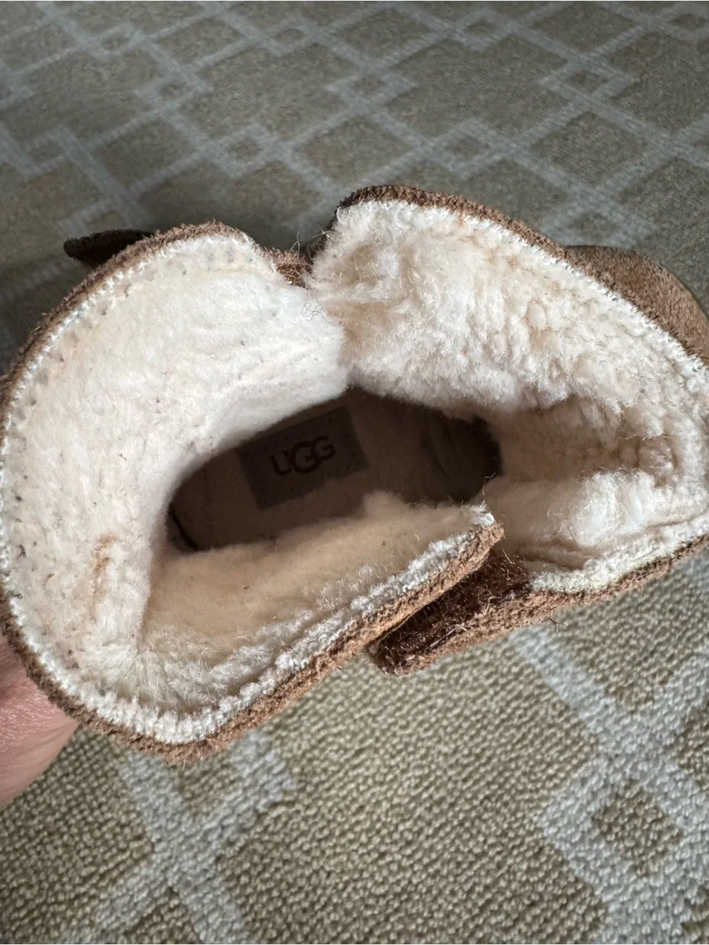 UGG keep little