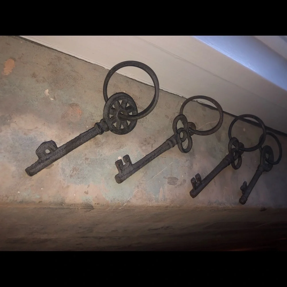 Restoration Hardware Antique Iron Skeleton Keys - Dark Brown