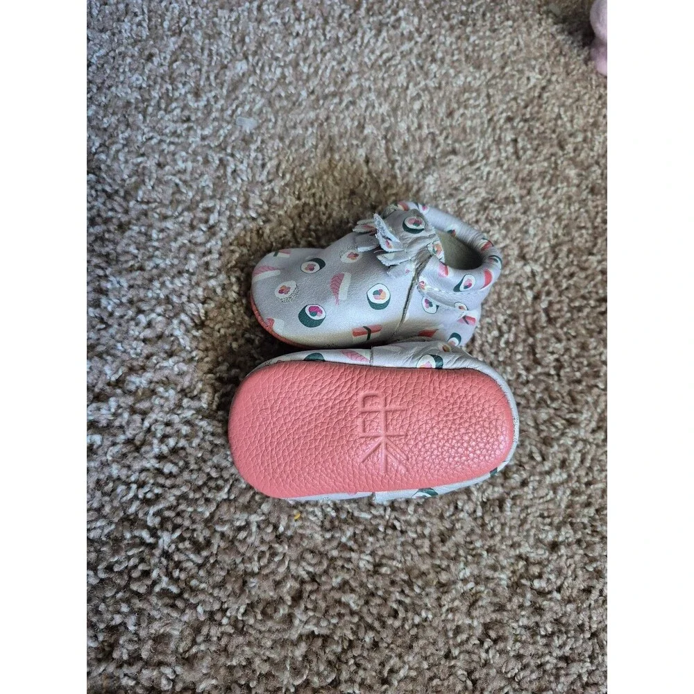 Freshly Picked baby leather moccasins sushi size 2 infant