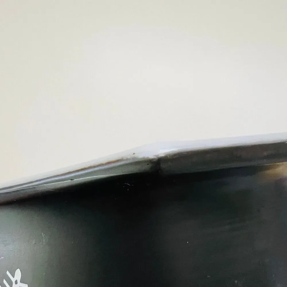 Pyrex ship as black