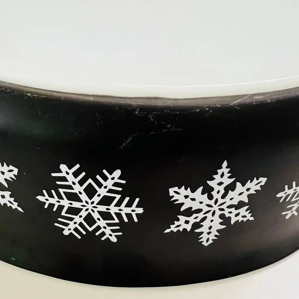 Pyrex black snowflake qt