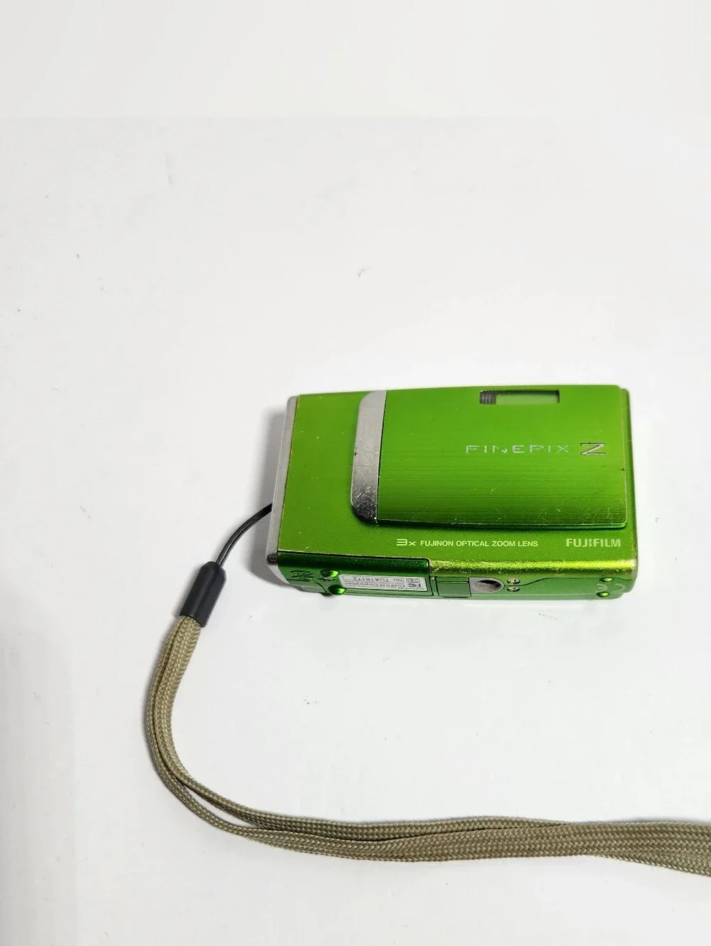 Fujifilm Finepix Z10 FD Digital Point and Shoot Camera 3x Zoom 7.2mp (Green)