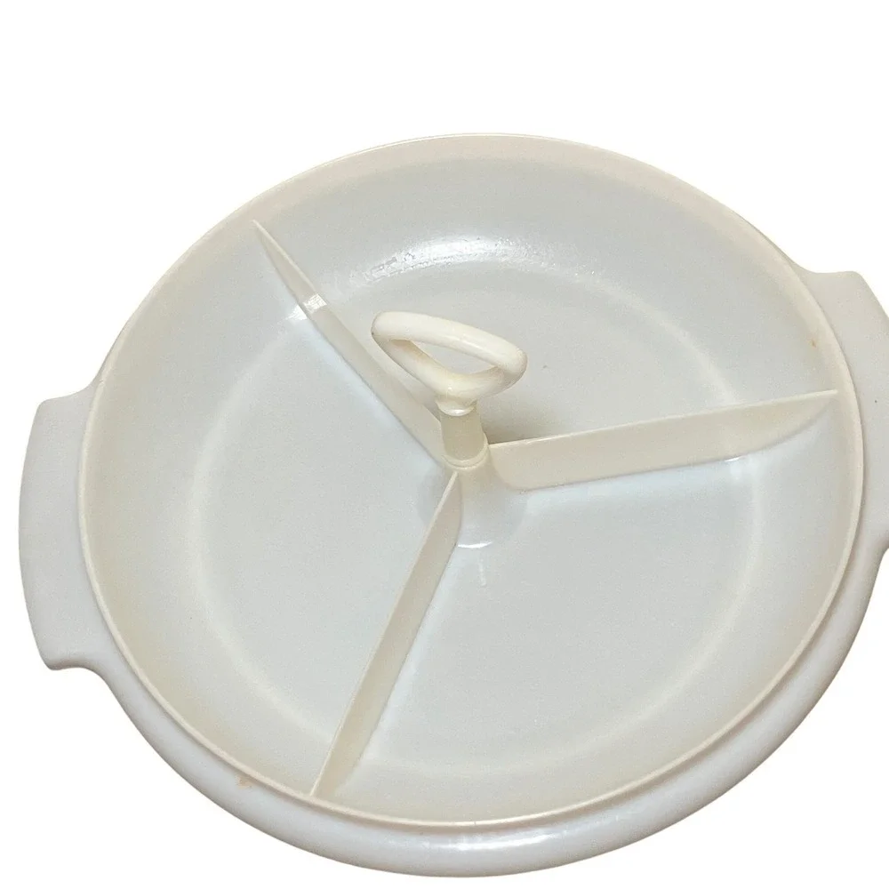Tupperware vintage divided