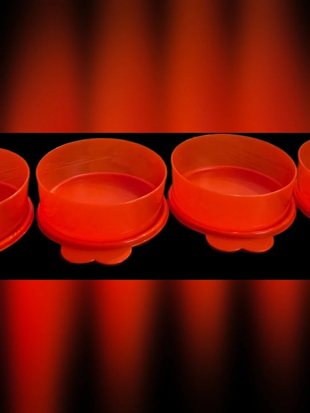 Tupperware three cups