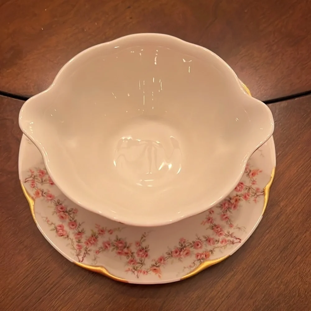 Haviland round gravy