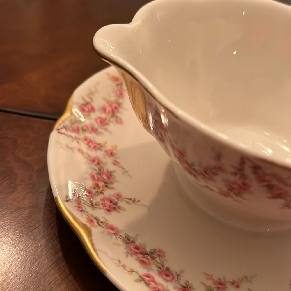 Haviland round gravy