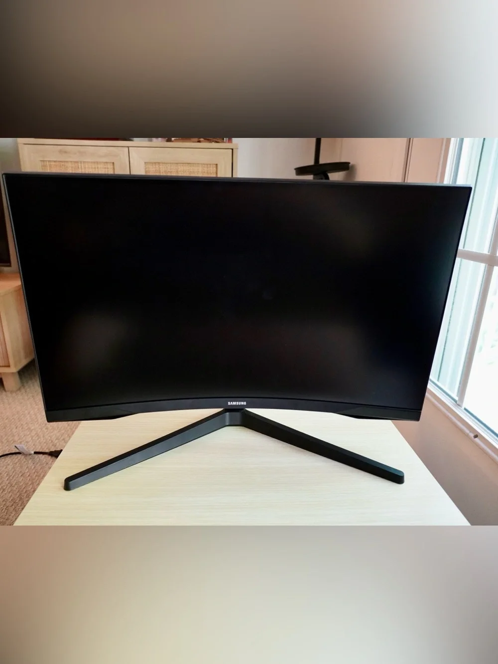 Samsung Odyssey G5 27” (G55C series), curved gaming monitor