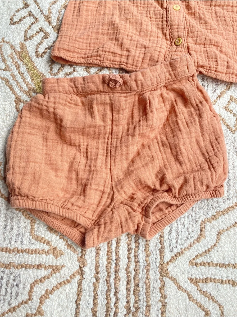 H&M •terracotta color