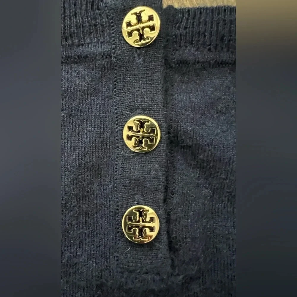 Tory Burch | ladies cashmere sweater. Size: L
