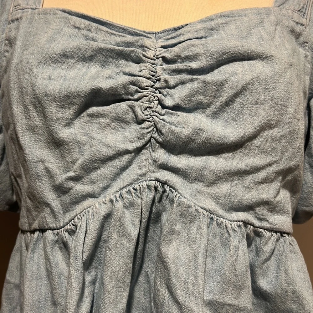 Old Navy Denim Puffed Sleeved Top