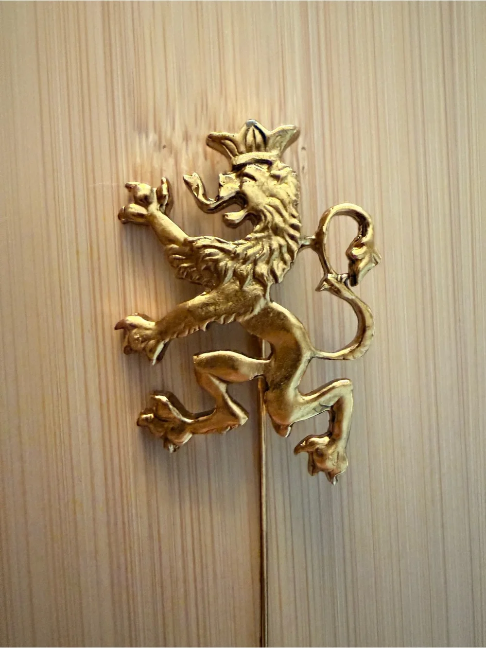 Vintage Gold Tone Heraldic Lion Stick Pin – Regal Crest Lapel Pin