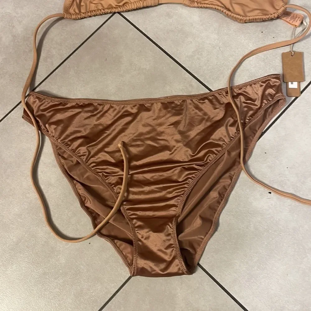 SKIMS nwt nude