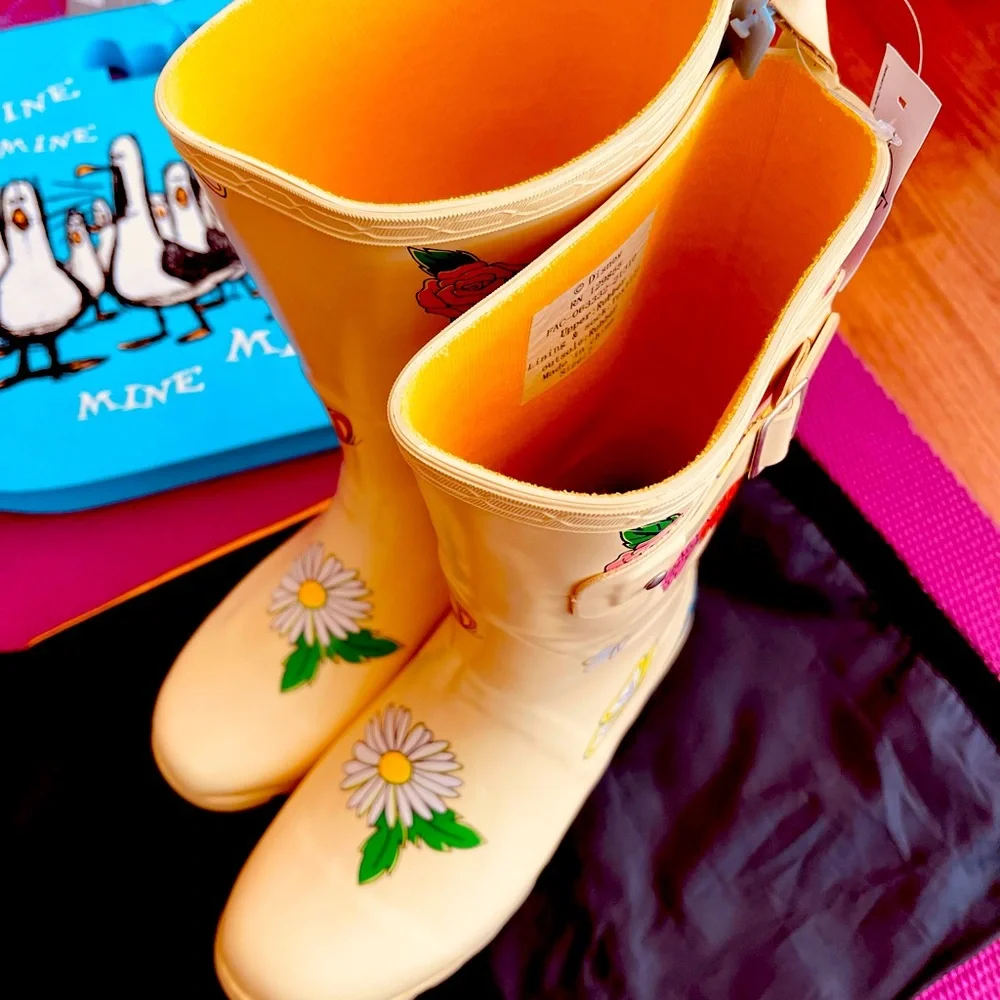Disney parks women rain boots size7