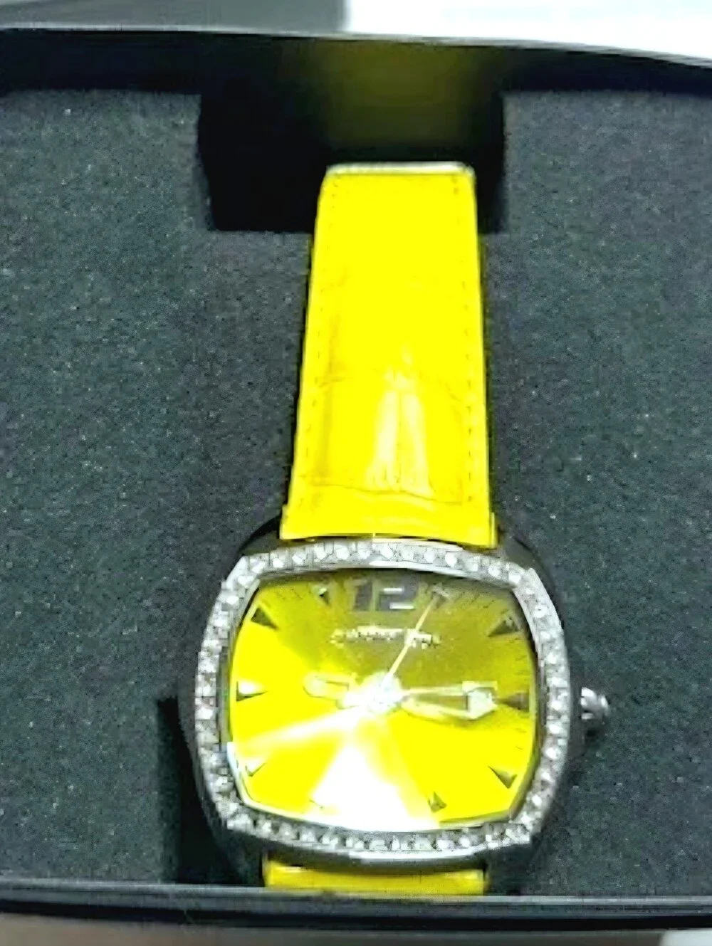 Chronotech Prisma Quartz Watch (Model CT2188M-05 / CT2188LS-05)