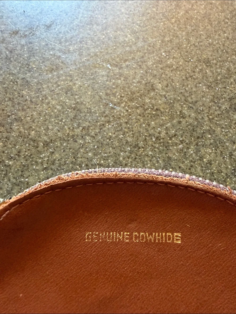 Vintage compact round