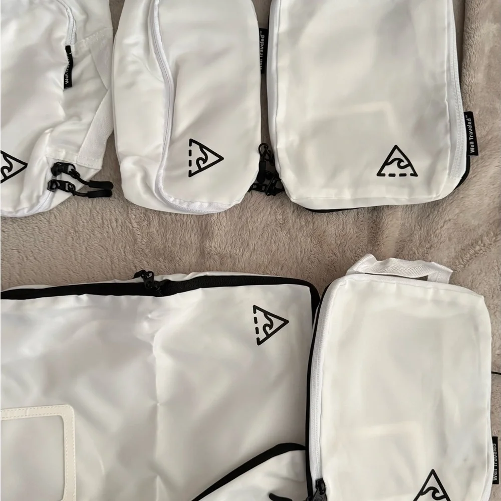 Well Traveled 8-piece Compression Packing Cubes
