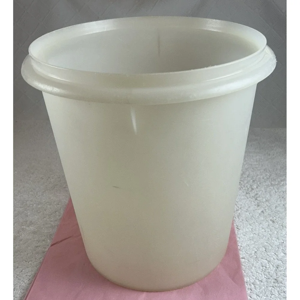 Tupperware vintage jumbo