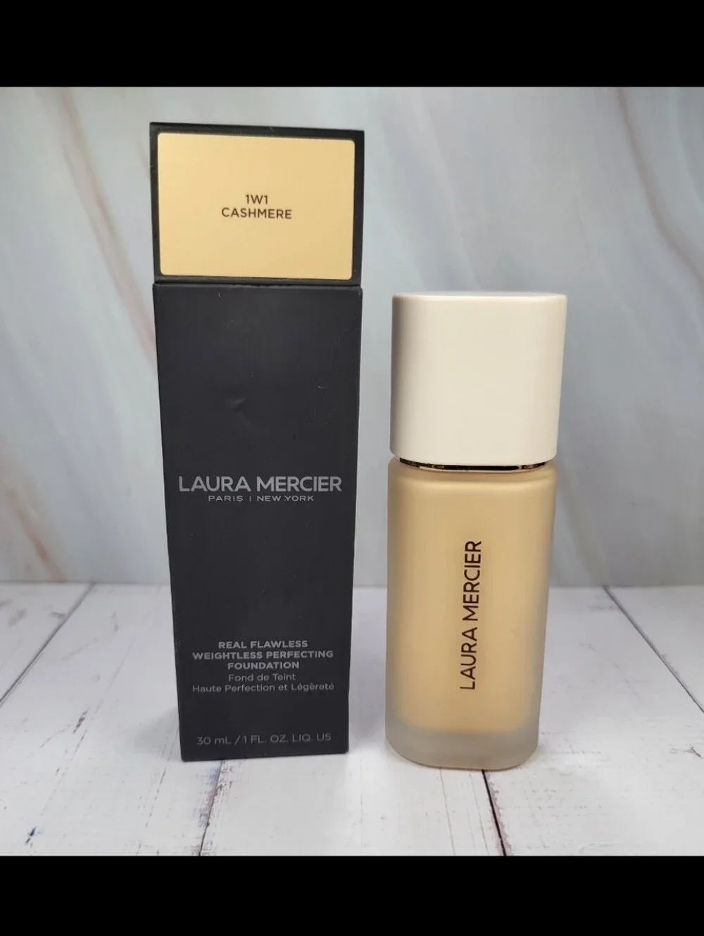 laura mercier laura perfecting weightless