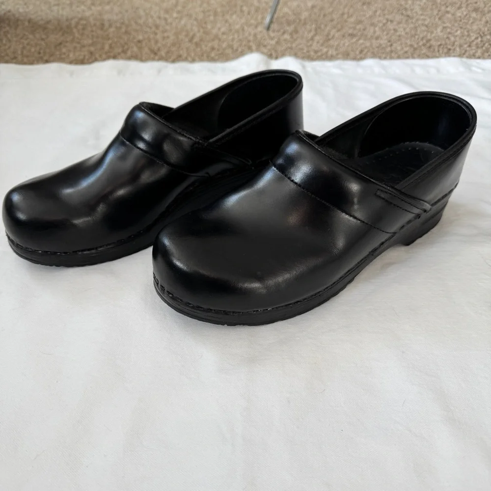 Dansko leather see 43